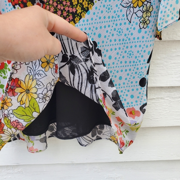 Floral Patterned Top - Picture 3 of 5